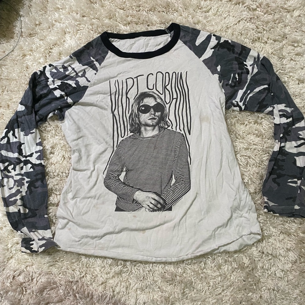Hard to find kurt cobain shirt
